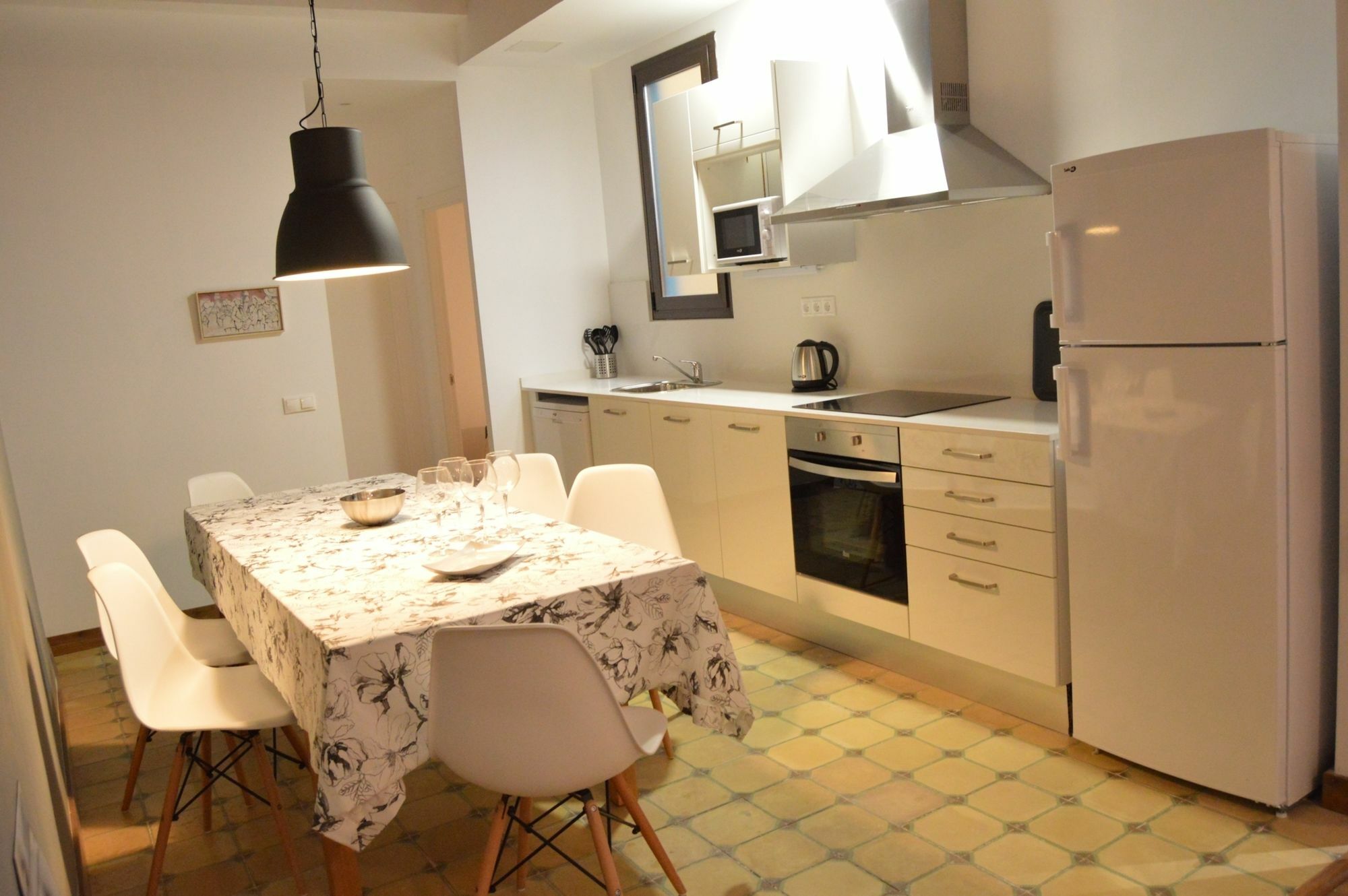 Tarragona Suites Mediona Екстериор снимка