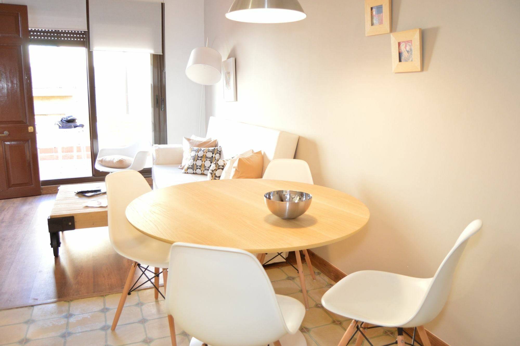 Tarragona Suites Mediona Екстериор снимка